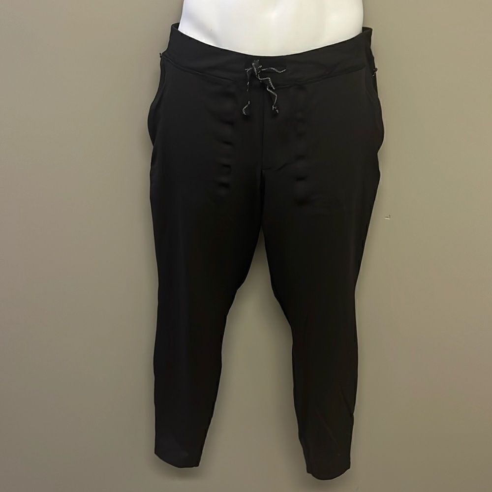 Patagonia Black Pull-On Elastic Waist Joggers with Drawstrings and Pockets- Med